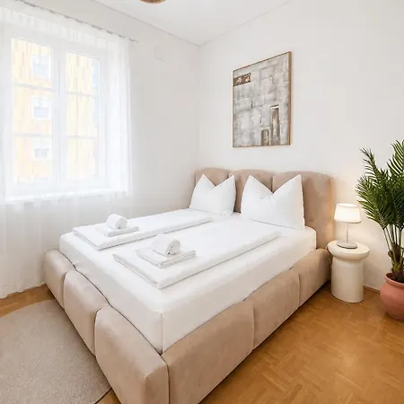 Apartament Living